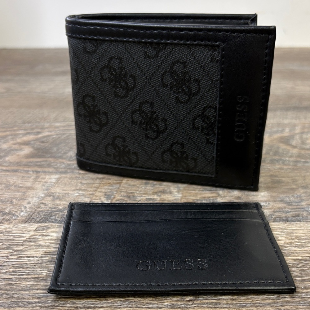 GUESS Black Logo Bifold Wallet + Removable ID Insert – Classic Monogram